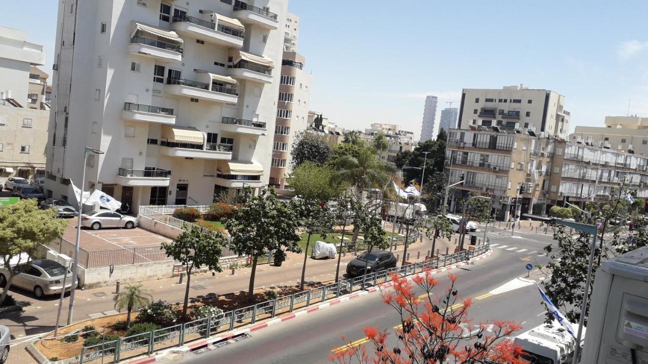 Bat Yam On The Beachアパートメント エクステリア 写真